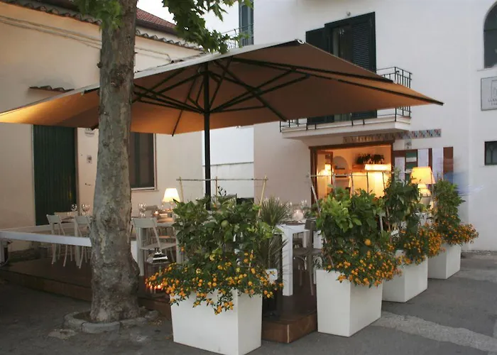 ホテル ラ モレスカ 3*